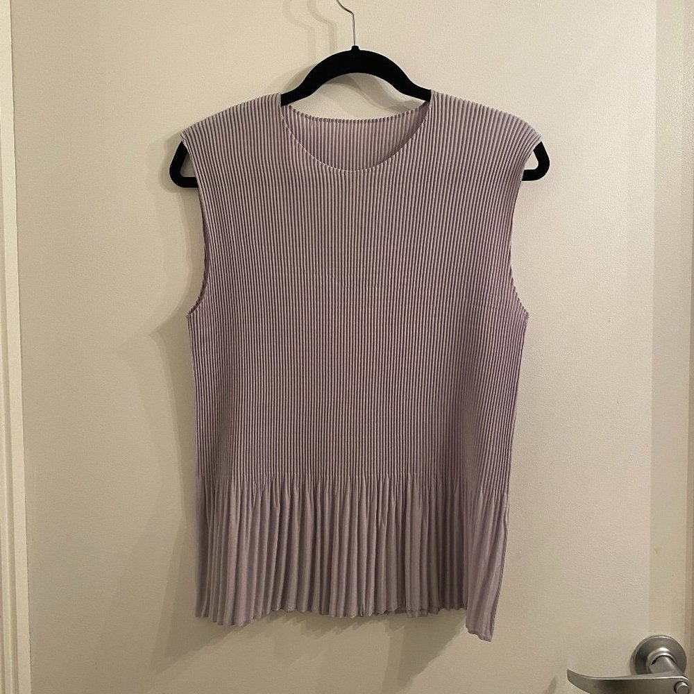 Pleated Sleeveless Lavender Top